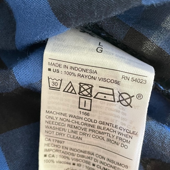 Old Navy • Blue Checkered Blouse - Picture 5 of 5